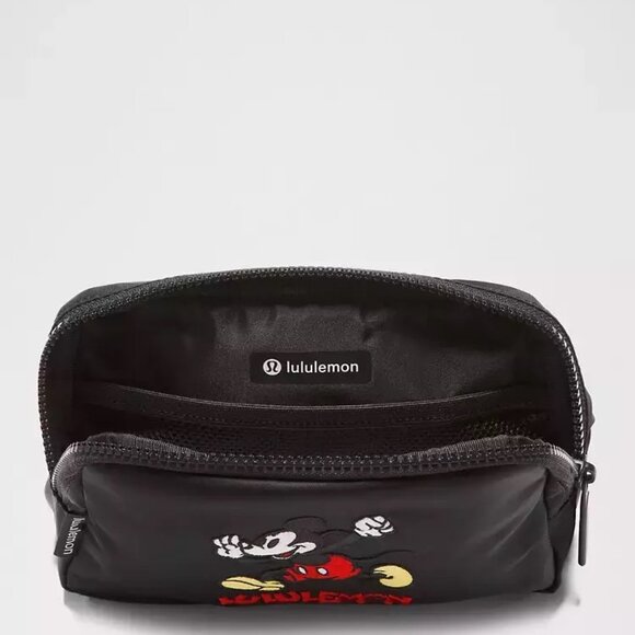 Limited Edition Disney x lululemon Everywhere Belt Bag 1L Mickey NWT - Picture 4 of 5